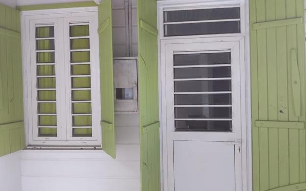 Appartement à louer    2 pièces •  Rivière-Pilote