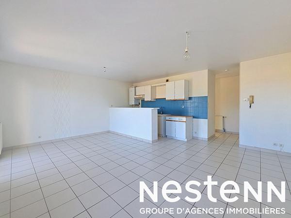 GENAS AZIEU - Secteur Pasteur - Appartement 3 pièces + terrasse et place de stationnement privative