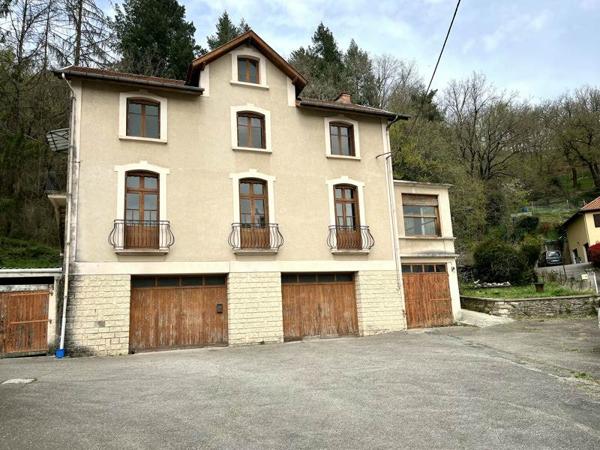 Maison à vendre |  Decazeville |  11 pièces | 215 m²
