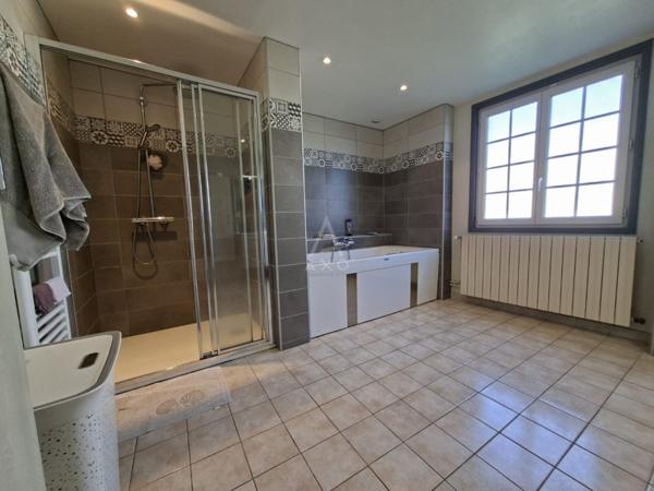 Longère avec piscine creusée, DPE B - 168m2 sur 1126 m2 à 15 min de Nevers