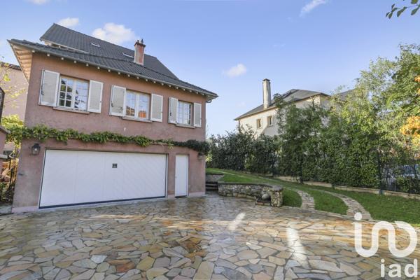 Maison à vendre 18 pièces 237 m² Bougival
