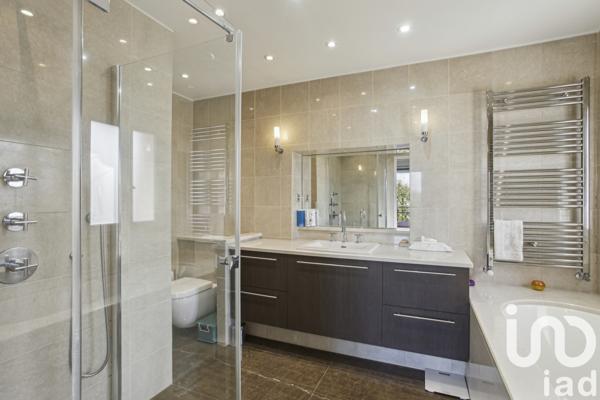 Maison à vendre 18 pièces 237 m² Bougival