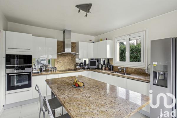 Maison à vendre 18 pièces 237 m² Bougival
