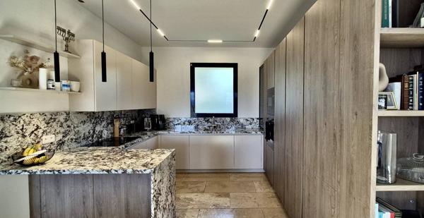 Magnifique villa traditionnelle entièrement rénovée à Mougins