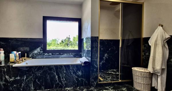 Magnifique villa traditionnelle entièrement rénovée à Mougins