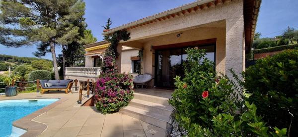 Magnifique villa traditionnelle entièrement rénovée à Mougins