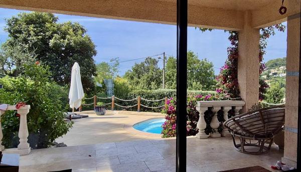 Magnifique villa traditionnelle entièrement rénovée à Mougins