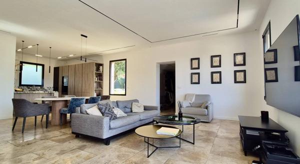 Magnifique villa traditionnelle entièrement rénovée à Mougins