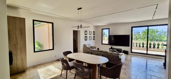 Magnifique villa traditionnelle entièrement rénovée à Mougins