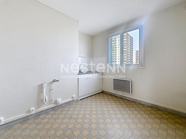 Appartement 4 pièces 3 chambres avec balcon cave et garage - Secteur MONTFERRAT