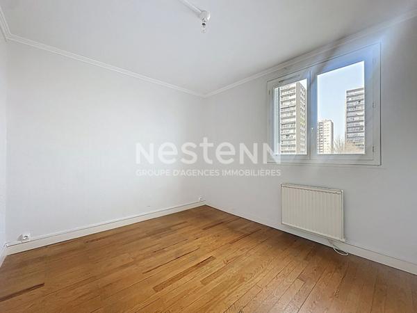 Appartement 4 pièces 3 chambres avec balcon cave et garage - Secteur MONTFERRAT