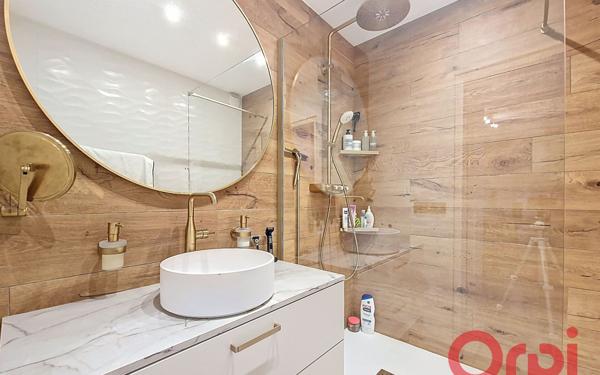 Appartement à louer    3 pièces • 60,25 m2 Lyon 3