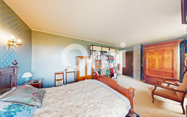 Maison à vendre    7 pièces •  Ruoms