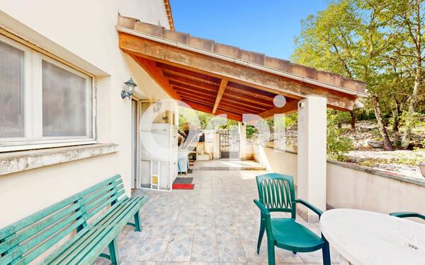 Maison à vendre    7 pièces •  Ruoms