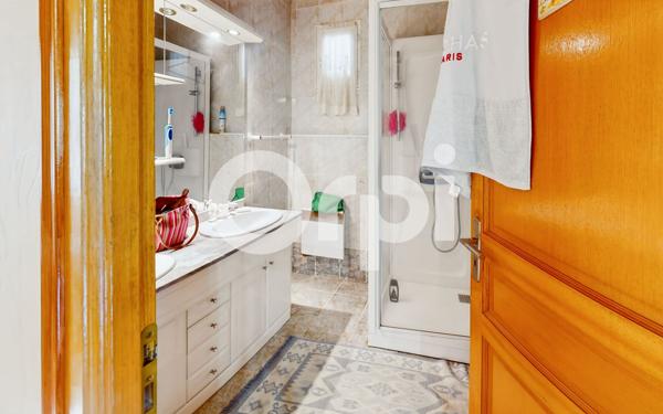 Maison à vendre    7 pièces •  Ruoms