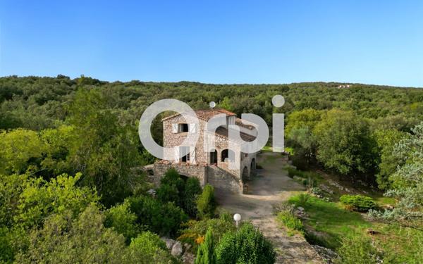 Maison à vendre    7 pièces •  Ruoms