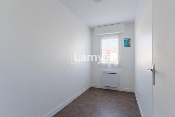 Appartement, balcon & parking extérieur