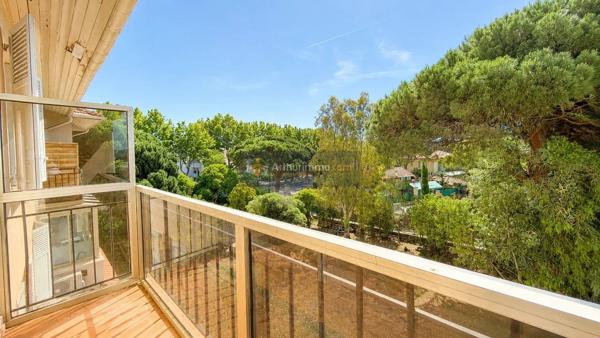 Vente                                                      Appartement
                        
                     3 pièces                      80 m2                     à Fréjus
