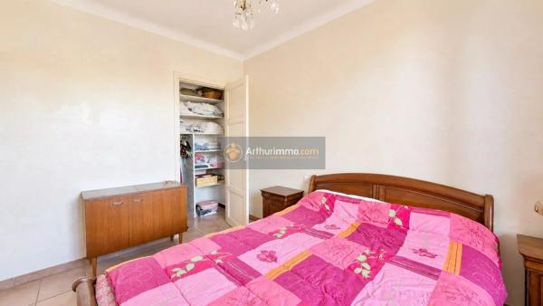 Vente                                                      Appartement
                        
                     3 pièces                      80 m2                     à Fréjus