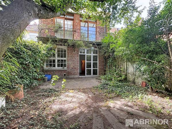 RARE À LILLE – 193.65 m² habitables avec garage et extérieur ! LILLE