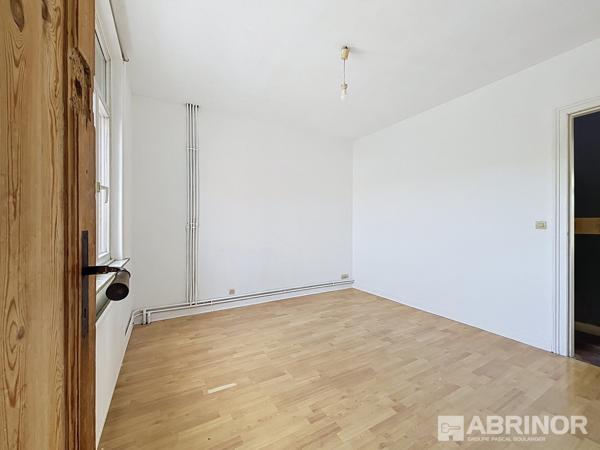 RARE À LILLE – 193.65 m² habitables avec garage et extérieur ! LILLE