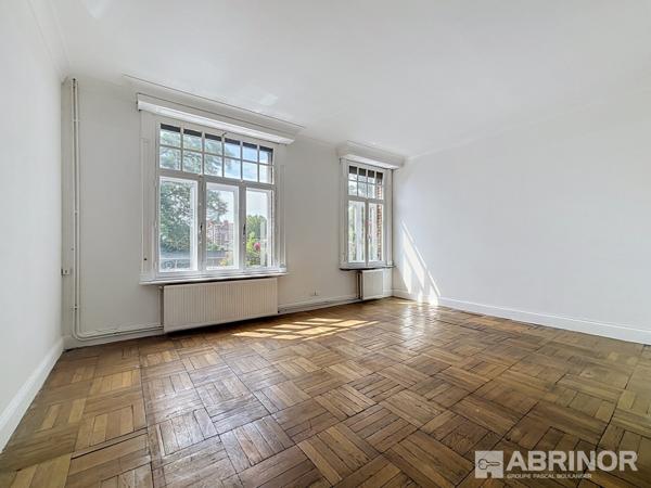 RARE À LILLE – 193.65 m² habitables avec garage et extérieur ! LILLE
