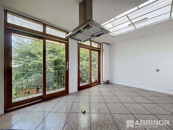 RARE À LILLE – 193.65 m² habitables avec garage et extérieur ! LILLE