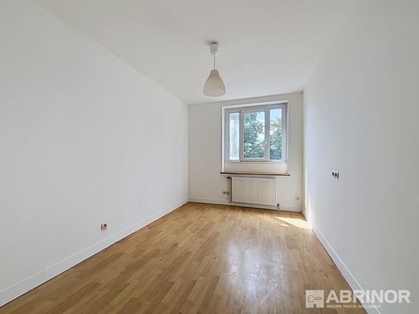 RARE À LILLE – 193.65 m² habitables avec garage et extérieur ! LILLE