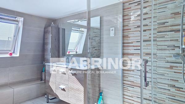 WATTRELOS HOUZARDE GAUQUIER - Superbe s-flamande de 157 m² hab. - 6 chambres - Jardin - Possibilité achat garage en sus. WATTRELOS