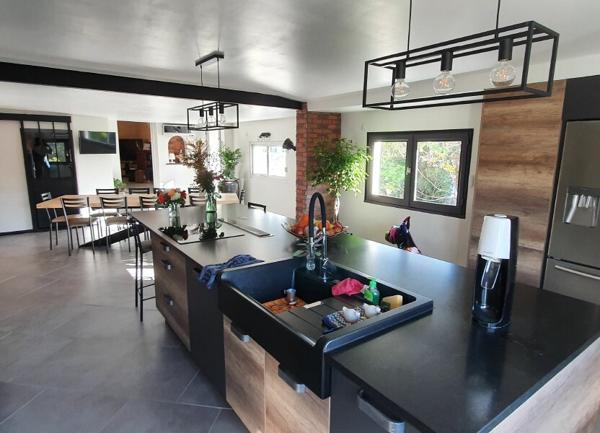 Maison à vendre    13 pièces • 419 m2 Saint-Alexandre