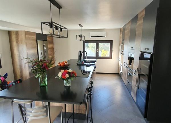 Maison à vendre    13 pièces • 419 m2 Saint-Alexandre