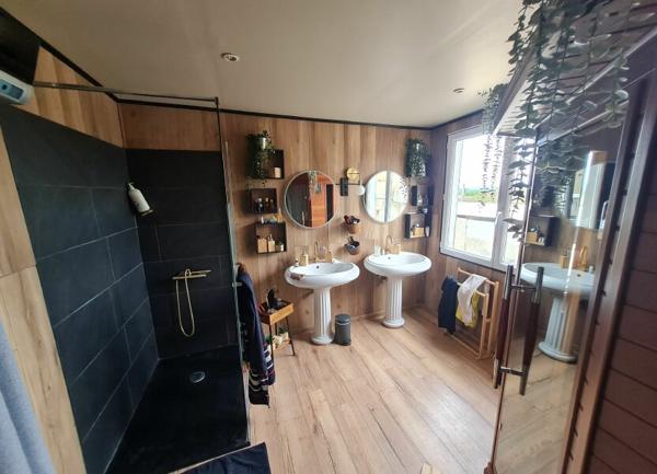 Maison à vendre    13 pièces • 419 m2 Saint-Alexandre