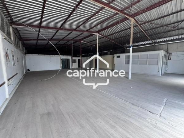 A louer sur Jarry LOCAL 330 m² BAIE MAHAULT (971)