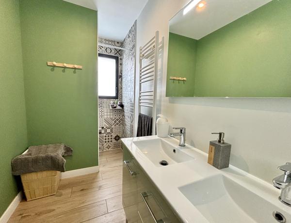 Maison
         6 pièces
        - 140 m²