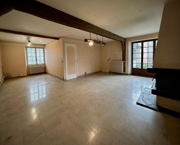 Maison 104 m² + dépendances Gros potentiel Thivars