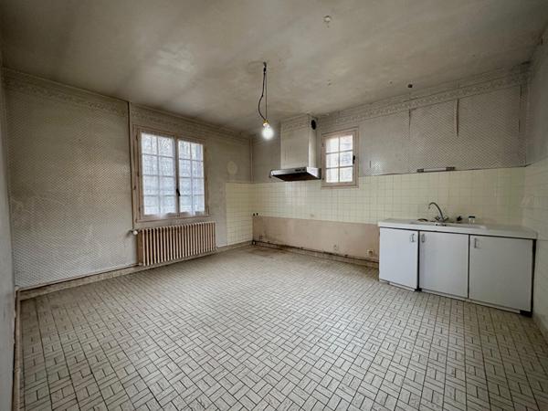 Maison 104 m² + dépendances Gros potentiel Thivars