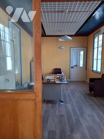 IMMEUBLE A USAGE DE BUREAUX