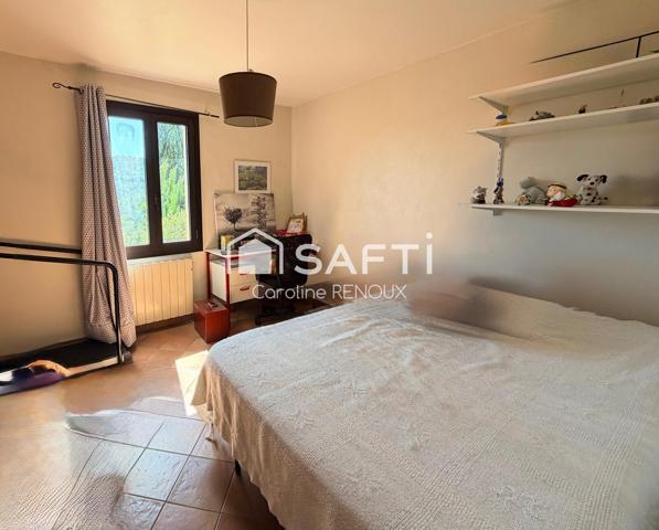 Maison plain-pied 115 m² avec piscine, garage, cave et abri voiture