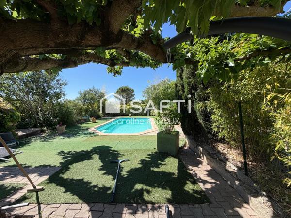Maison plain-pied 115 m² avec piscine, garage, cave et abri voiture