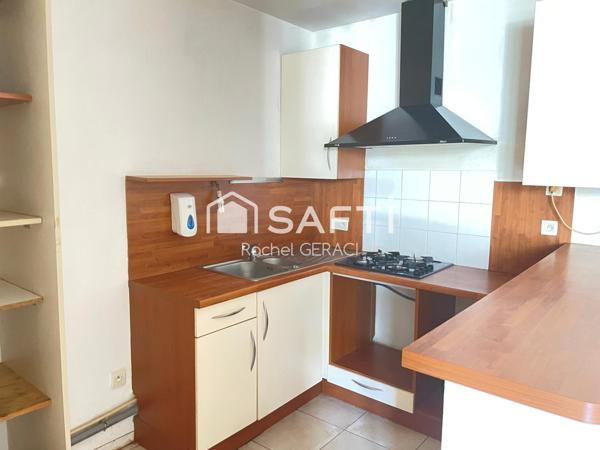 À deux pas du port et des commerces