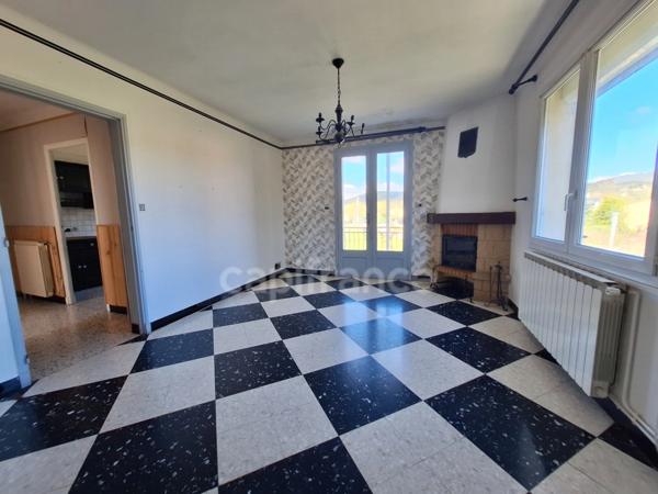 Maison à vendre 8 pièces SALINDRES (30) un appartement indépendant au rdc