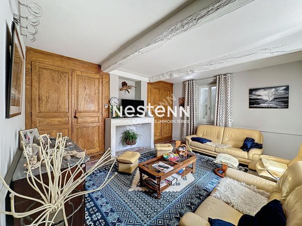 Maison Seissan 10 pieces 280 m2 jardin 7000 m2 calme sans vis a vis