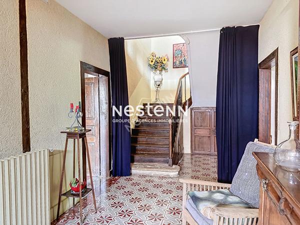 Maison Seissan 10 pieces 280 m2 jardin 7000 m2 calme sans vis a vis