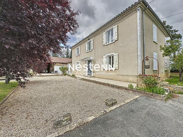 Maison Seissan 10 pieces 280 m2 jardin 7000 m2 calme sans vis a vis