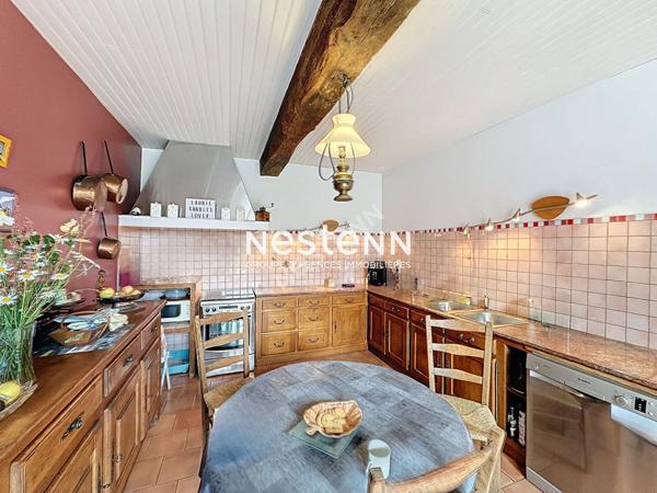 Maison Seissan 10 pieces 280 m2 jardin 7000 m2 calme sans vis a vis