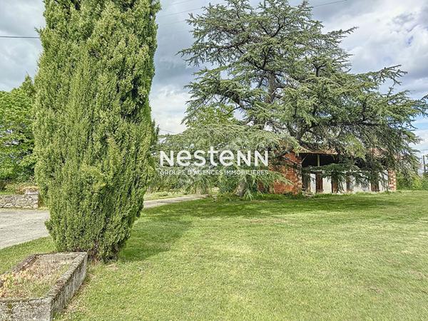 Maison Seissan 10 pieces 280 m2 jardin 7000 m2 calme sans vis a vis