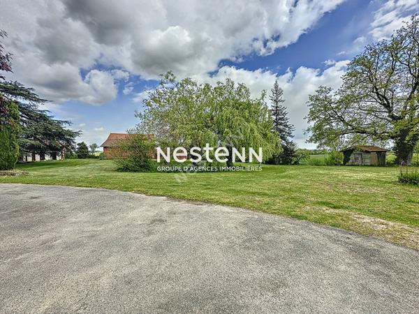 Maison Seissan 10 pieces 280 m2 jardin 7000 m2 calme sans vis a vis