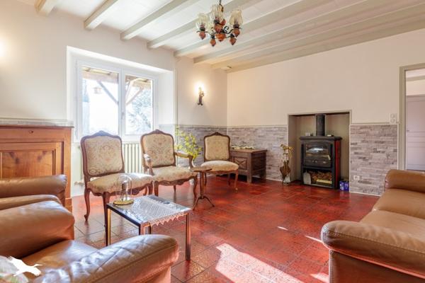 Maison à vendre |  Arnac-la-Poste |  6 pièces | 131 m²