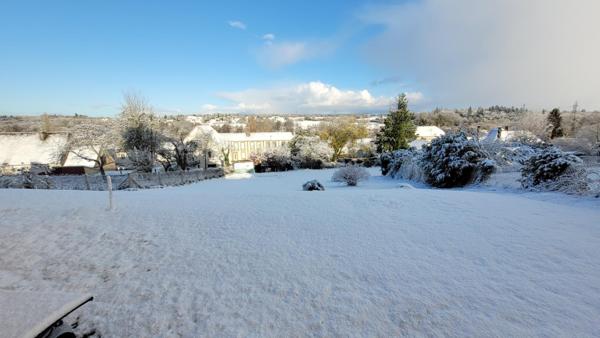 Maison de plein pied 118 m2 sur sous sol avec un terrain de 1900 m2