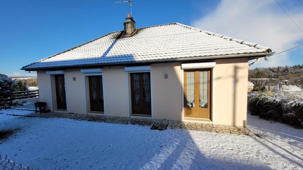 Maison de plein pied 118 m2 sur sous sol avec un terrain de 1900 m2